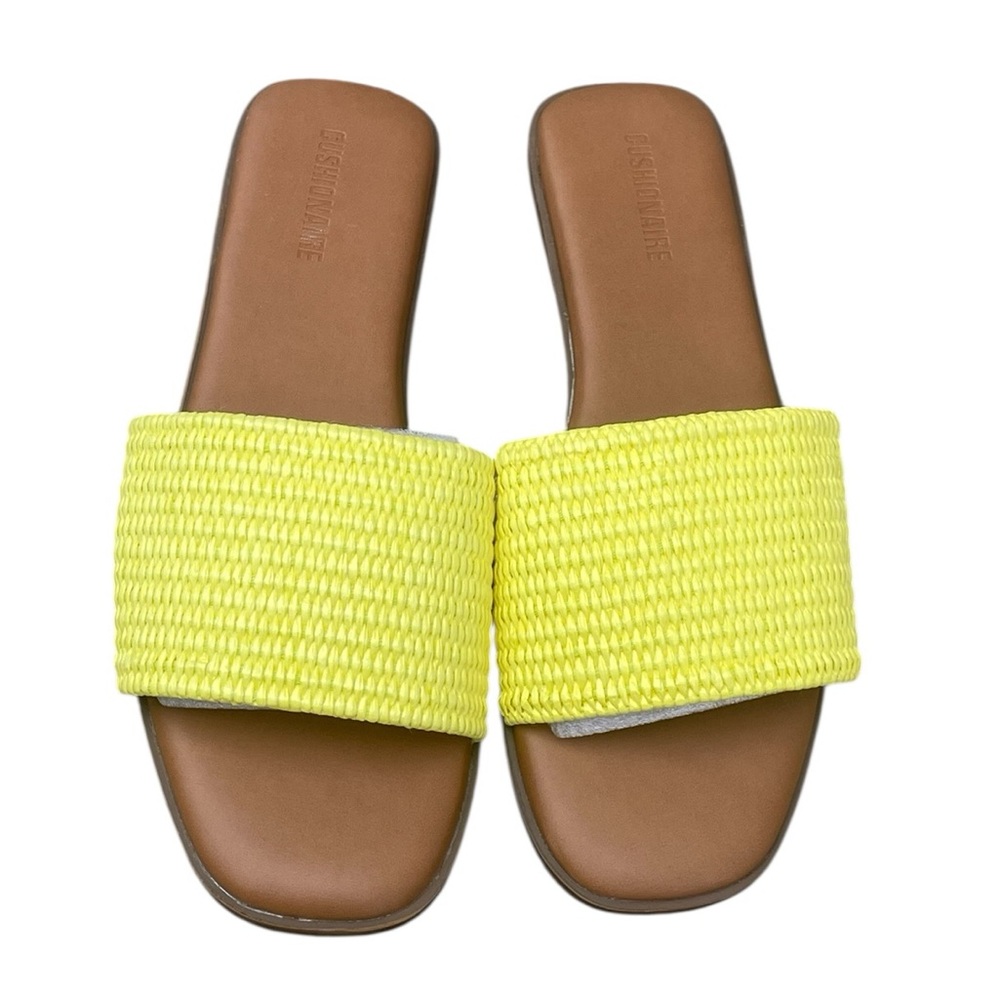 Cushionaire Yellow “Sesame” Flat Sandal, Size 10, Brand New‎
